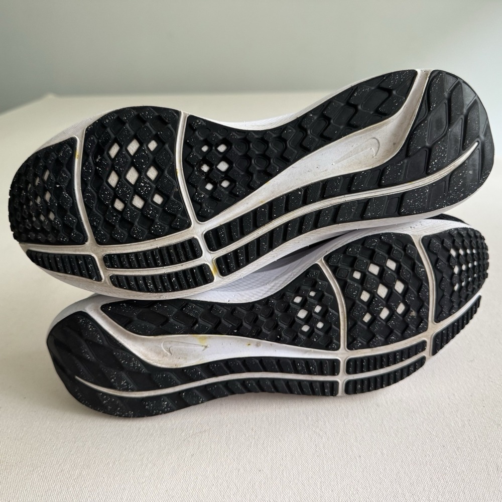 Nike Air Zoom Pegasus 40 Mens Size 10.5 Black White Running Sneakers DV3853-001 - Picture 6 of 16